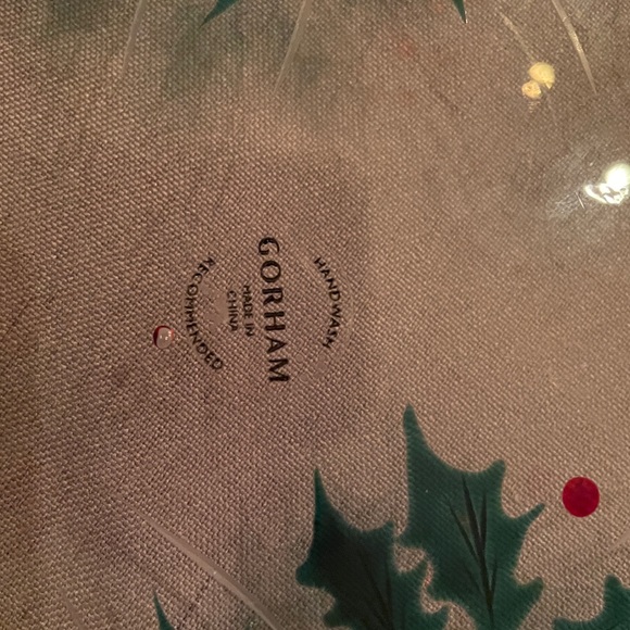 Gorham "Festive Holly" 11" Round Glass Plate 11 7/8" diameter, GUC - Picture 5 of 9
